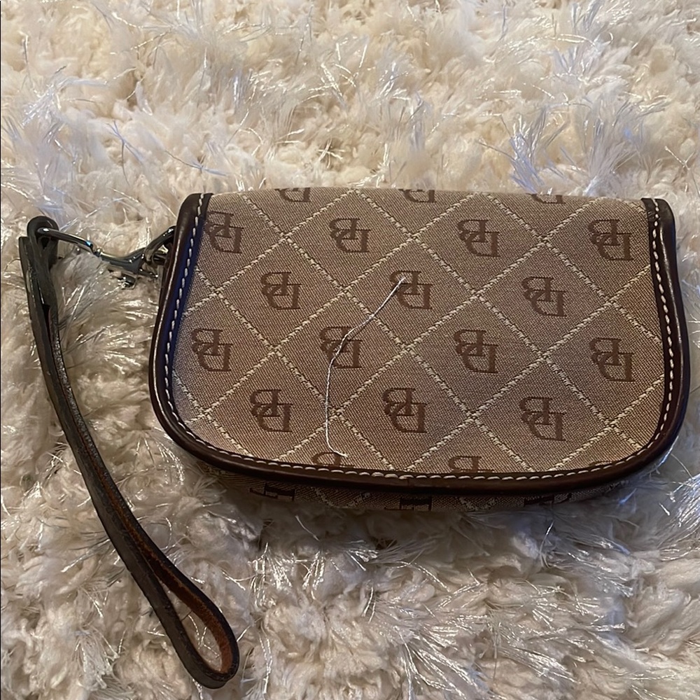 Dooney & Bourke Brown Leather Wristlet Clutch NWOT - Picture 2 of 5